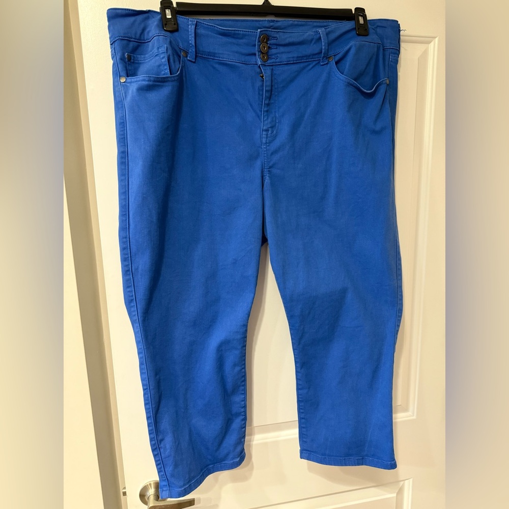 Torrid Vibrant Blue Capri Pants